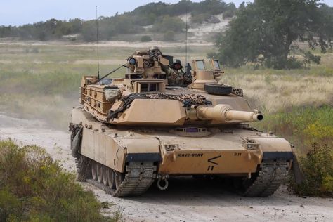 Marine Corps Ranks, Air Force Reserve, Iraqi Army, M1 Abrams, Fire Training, Military Armor, Military News, Military Pictures, Military Photos