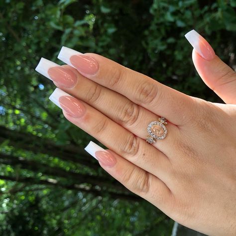 Valentino glamorous nude victoria’s #6 tapered square coffin medium long #nails #nailsofinstagram #nailstagram #frenchnails Long French Tip Nails, Nice Hands, Woo Man, French Tip Acrylics, Square French, Long Square Nails, Natural Nail Art, Tapered Square Nails, Square Nail Designs