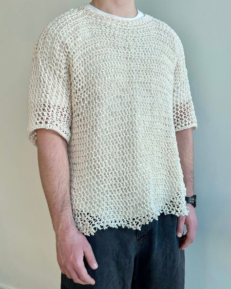 [Promotion] A Modern Men's Crochet T-Shirt With A Comfortable Fit That's Great For All Seasons And Occasions. The Pattern Is Written In Us Crochet Terminology. The Printable Pdf Includes Details Of Materials, Abbreviations, Gauge/Sizing When Applicable, And Detailed Instructions For Crochet And Assembly. Pdf Is In English Only. #crochetfashionmen Knitted T Shirts Men, Crochet Men’s Top, Crochet Ideas For Men Guys, Crochet Sweater Male, Mens Crochet Fashion, Mens Crochet Ideas, Crochet Tshirt Men, Crochet Outfits For Men, Crochet T-shirt