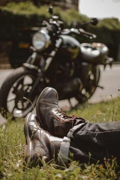 Bike Portrait Photography, Airfield Photoshoot, Motorcycle Photography Male, Motorcycle Shoot, Motorcycle Photoshoot, Motorcycle Photo Shoot, Shooting Club, Biker Photos, Biker Photography