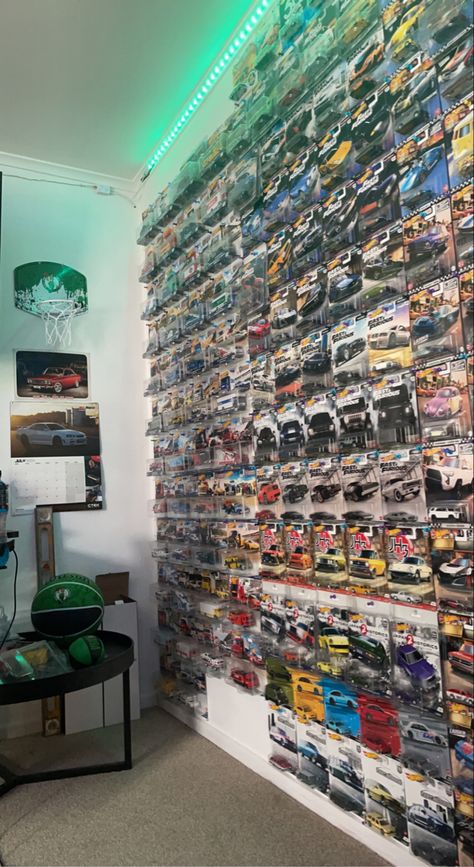 Bedroom Ideas For Car Guys, How To Display Hot Wheels, Car Themed Room Aesthetic, Hotwheels Rooms, Hotwheels Decorations Ideas, Hot Wheel Collection Wall, Car Bedroom Aesthetic, Hotwheels Collection Aesthetic, Car Guy Bedroom Aesthetic