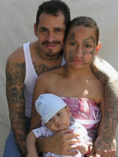 18th Street Gang Bad Tattoos, Humour, 18th Street Gang, Funny Couple Photos, Cream Tattoo, Street Tattoo, Awkward Family Photos, Photo Fails, Tattoo Fails