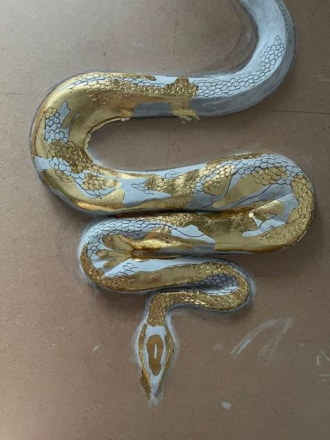 Snake Painting, Sculpture Art Projects, Sunset Canvas Painting, Gold Art Painting, Cardboard Sculpture, Snake Art, Soyut Sanat Tabloları, Art Painting Gallery, Plaster Art