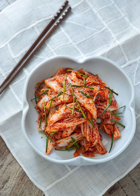 Kimchi Varieties, Kimchi Aesthetic, Kimchi Soup Recipe, Korea Kimchi, Kimchi Salad, Kimchi Food, Asia Foods, Korean Food Kimchi, Fresh Kimchi