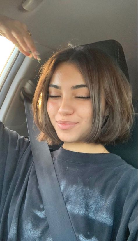 Masculine Women With Short Hair, Short Haircuts That Add Volume, Cute Bangs Short Hair, Parisian Bob Straight Hair, Short Bob With Ball Cap, What To Ask Your Hairdresser For Short Hair, Short Haircuts For Thick Brown Hair, Chin Length Hair With Face Framing, Haircuts Bob Short