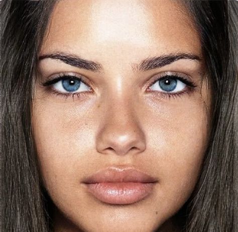 Adriana Lima Face, Adrina Lima, Adriana Lima Young, Deer Makeup, Victoria Secret Models, Vs Models, Bare Face, Model Inspo, Model Aesthetic