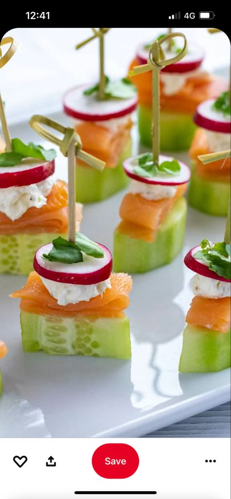 Cocktail Platter Ideas, Irish Appetizers, Salmon And Cucumber, Sommer Mad, Irish Party, Cucumber Bites, Decorações Com Comidas, Party Food Buffet, Food Buffet