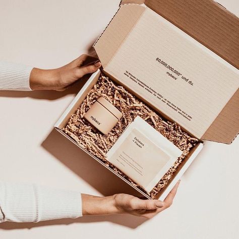 Subscription Box Packaging, Subscription Box Design, Candle Packaging Design, Unboxing Packaging, Fragrance Packaging, Packaging Ideas Business, Small Business Packaging Ideas, Cosmetic Packaging Design, Mailer Box