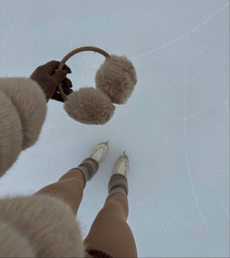 Cute Winter Outfits Baddie, Elegant Winter Outfits, Winter Outfits Black Women, Winter Going Out Outfits, Winter Outfits Korean, Go Out Outfit Night, Winter Outfits Casual, Knee High Boots Outfit, Looks Adidas