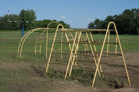 Old playground equipment Old Playground, Vintage Playground, Modern Playground, Cool Playgrounds, Playhouse Plans, Playground Set, Teen Bedroom Designs, Outdoor Climbing, Monkey Bars