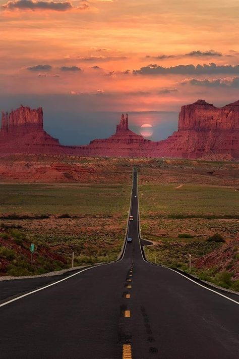 Southwest Aesthetic, Monument Valley Arizona, Historic Route 66, Arte Van Gogh, Dream Travel Destinations, Nature Aesthetic, Route 66, Malaga, Nature Photos