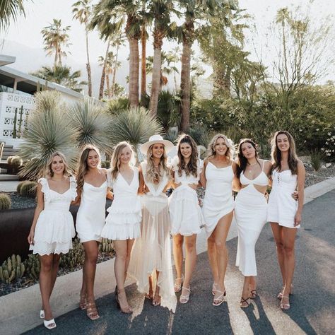 Boho Hen Party, Palm Springs Bachelorette Party, Bachelorette Inspo, Palm Springs Bachelorette, Hen Party Outfits, Summer Party Outfit, Bridal Bachelorette Party, Bachelorette Party Outfit, Beach Bachelorette