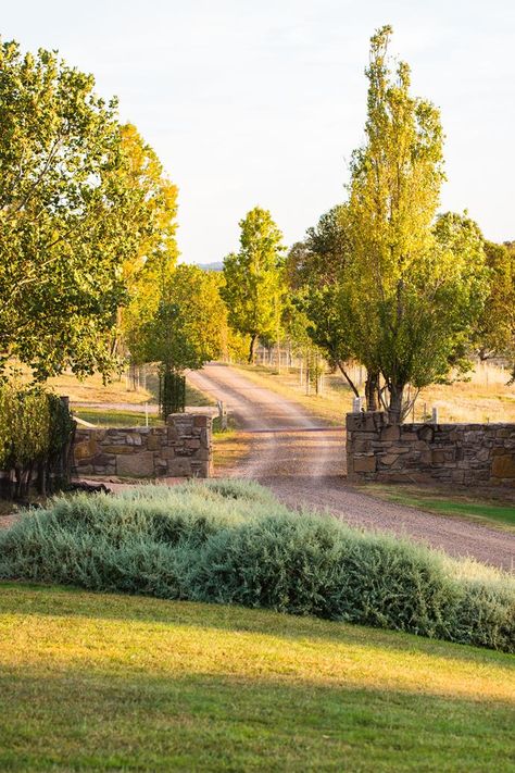 Driveway Entrance Landscaping, Farm Entrance, Country Garden Design, Private Lake, Driveway Entrance, Driveway Landscaping, Blue Hole, Image Nature, Victorian Flowers