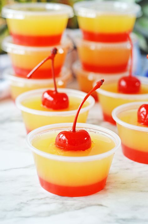 Pineapple Upside Down Cake Jello Shots Easy Jello Shot Recipes, Pineapple Upside Down Cake Shot, Malibu Jello Shots, Rum Jello Shots, Easy Jello Shots, Best Jello Shots, Jello Pudding Shots, Pineapple Jello, Pineapple Vodka