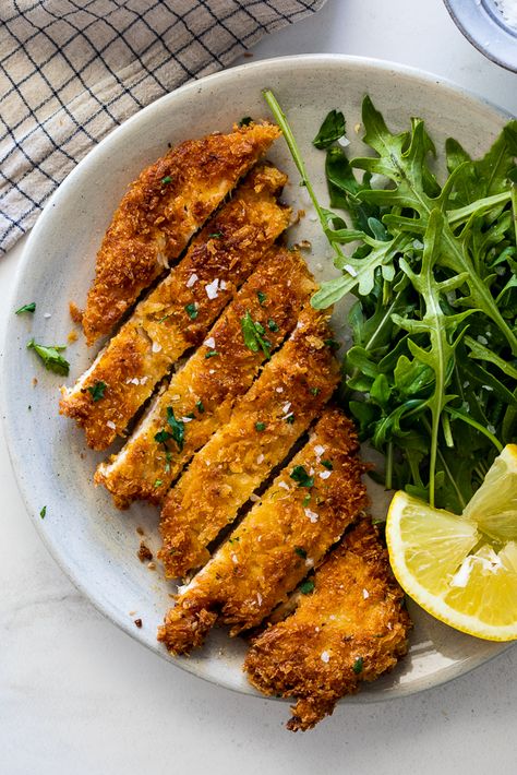 Crispy Chicken Schnitzel - Simply Delicious Crispy Chicken Schnitzel, Schnitzel Recipes, Crispy Chicken Recipes, Chicken Schnitzel, Natural Detergent, Fall Dinner Recipes, Makanan Diet, Yummy Chicken Recipes, Family Dinner Recipes