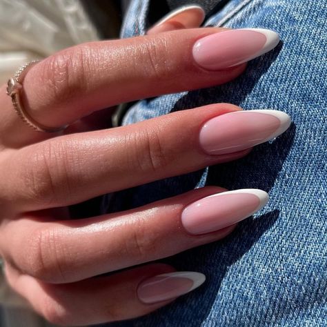 Oval Nails Ideas, White Spring Nails, Oval Nails French, Spring Nail Inspiration, Nail Nail Designs, Acrylic Nails Ideas, Summer Nails Art, Nail Art Easy, Nail Art Inspo