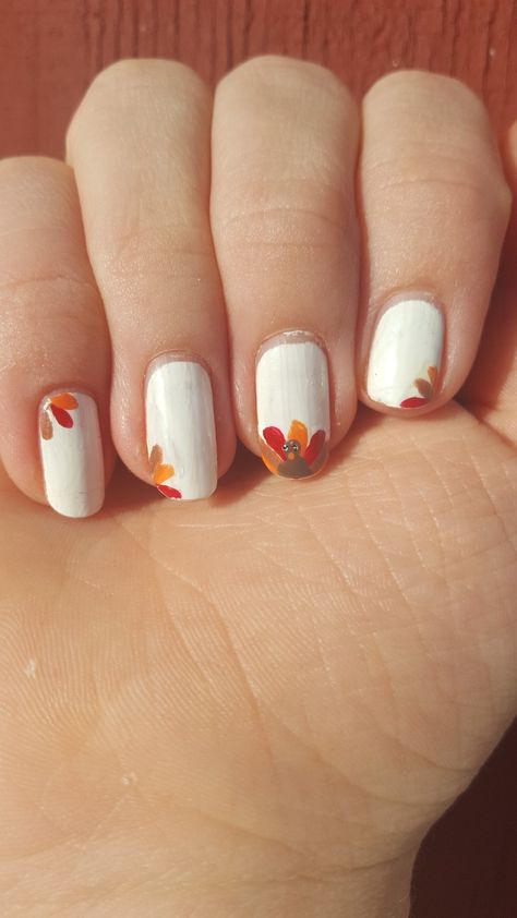 Thanking Nail Ideas, Simple Thanks Giving Nails, Tanks Giving Nails, Easy Turkey Nail Design, Turkey Nails Designs Easy, Turkey Nails Art, Hand Turkey Nails, Cute Easy Thanksgiving Nails, Thanksgiving Nails Easy Simple