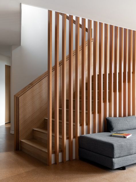 The Wriff Residence by Guggenheim Architecture + Design Studio - Dwell درج السلم, Wood Railing, Staircase Remodel, Wood Slat Wall, Stairway Design, Stairs Design Modern, Stair Case, Home Stairs Design, Lan Can