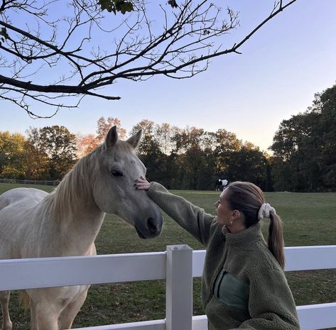 Girl With Horse Aesthetic, Picture With Horse, Horse Lifestyle, Horse Girl Aesthetic, Riding Aesthetic, Horsey Life, Horse Story, Equestrian Aesthetic, Cowgirl Aesthetic