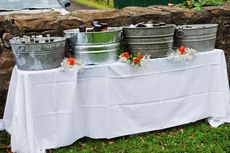 Galvanized Tub Drink Station, Beer Set Up Party Ideas, Drink Holders For Weddings, Drink Holders For Parties, Drink Tubs Wedding, Engagement Party At Park, Drinks At Wedding Reception, Drinks Set Up For Party, Drink Set Up For Party