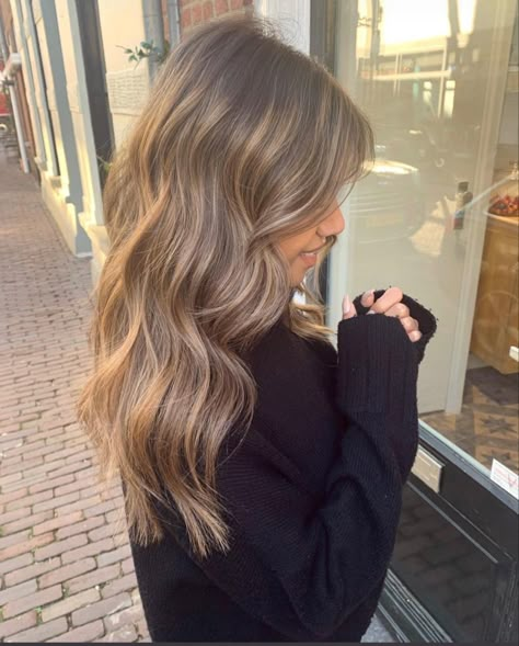 Light Brunette Hair, Summer Blonde Hair, Highlighted Hair, 2025 Goals, Bronde Hair, Brown Hair Inspo, Brunette Hair With Highlights, Aesthetic Yellow, Dirty Blonde Hair