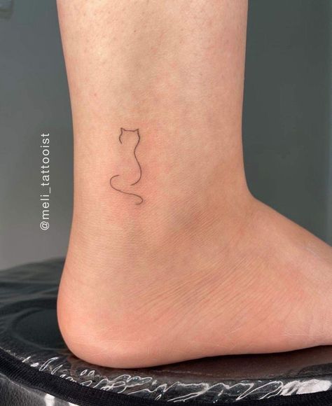 Fineline Cat Tattoo, Simple Cat Tattoos, Minimal Cat Tattoo, Tattoos For Women Cat, Tiny Cat Tattoo, Minimalist Cat Tattoo, Ear Tattoo Ideas, Small Pretty Tattoos, Small Tattoo Ideas