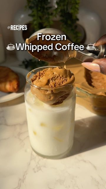 Whipped Iced Coffee, Frozen Whipped Coffee, Coffee Punch With Ice Cream, Frozen Iced Coffee, Frozen Coffee Recipe, Frozen Coffee Drinks Recipes, Frozen Coffee Drinks, Ww Food, Frozen Coffee