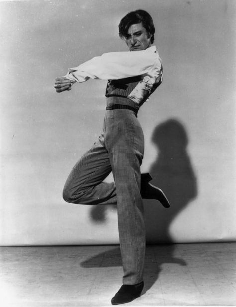 Spanish Dancer, Jitterbug, Gene Kelly, Photographie Portrait Inspiration, Figure Reference, Flamenco Dancers, Anatomy Poses, Human Reference, Body Reference Poses