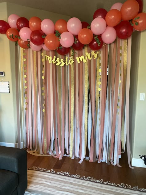 Backdrop Ideas For Bachelorette Party, Diy Bachelorette Photo Backdrop, Backdrop For Bachelorette Party, Party Diy Backdrop, Diy Backdrop For Birthday Party, Birthday Party Backdrop Diy, Cute Backdrops For Parties, Backdrop Streamers, Diy Bachelorette Party Decorations Decor