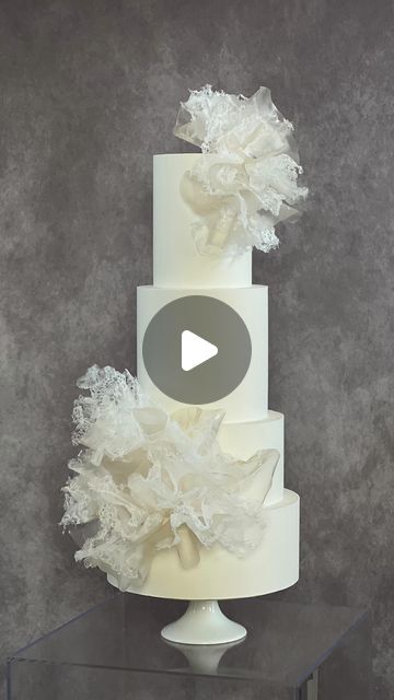 Wedding Cake Wafer Paper, Oasis Cake, Wafer Paper Lace, Wafer Paper Wedding Cake, Golden Wedding Cake, 45 Birthday, Paper Cakes, Cake Structure, Cake Design Inspiration