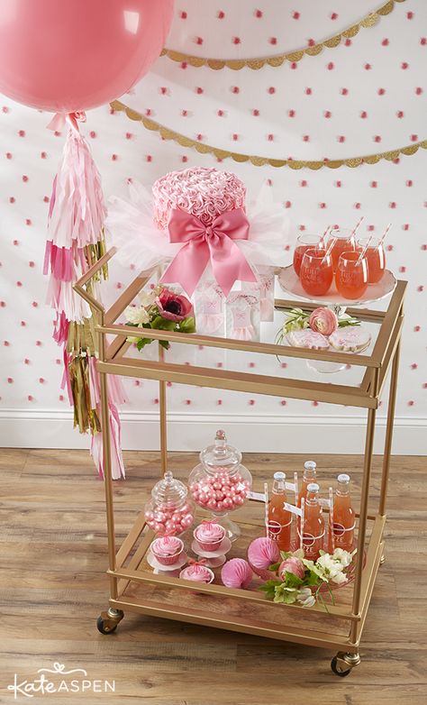 Ballet Baby Shower, Bow Cupcakes, Girl Shower Themes, Baby Shower Dessert Table, Baby Shower Drinks, Baby Shower Cake Pops, Shower Desserts, Pink Frosting