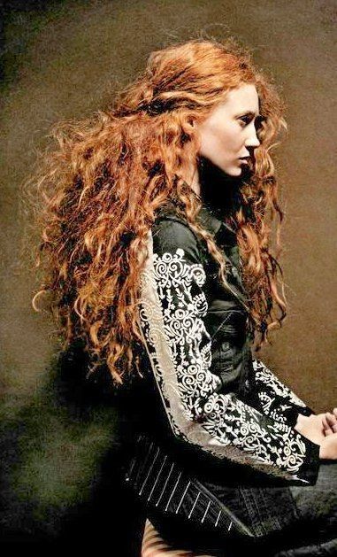 Very Long Ginger Hair, Long Red Hair Curly, Buff Redhead Woman, Long Curly Ginger Hair, Fantasy Red Hair, Goth Ginger, Ginger Goth, Long Ginger Hair, Ginger Curls