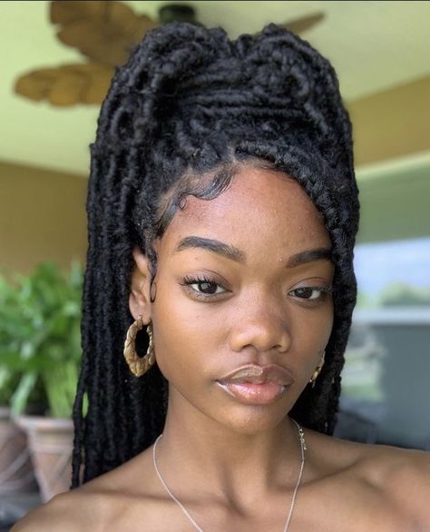 Cabello Afro Natural, Faux Locs Hairstyles, Box Braids Hairstyles For Black Women, Braids Hairstyles Pictures, Girls Hairstyles Braids, Girls Braids, African Braids Hairstyles, Braided Hairstyles For Black Women, Locs Hairstyles