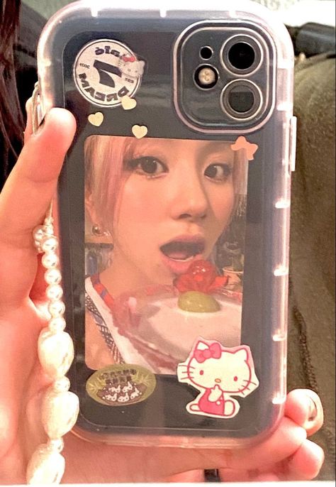 Casing Iphone Aesthetic, Twice Phone Case, Popular Cartoon Characters, Clear Phone Case Design, Aesthetic Patterns, Diy Phone Case Design, Kpop Phone Cases, Girly Phone Cases, Diy Iphone Case