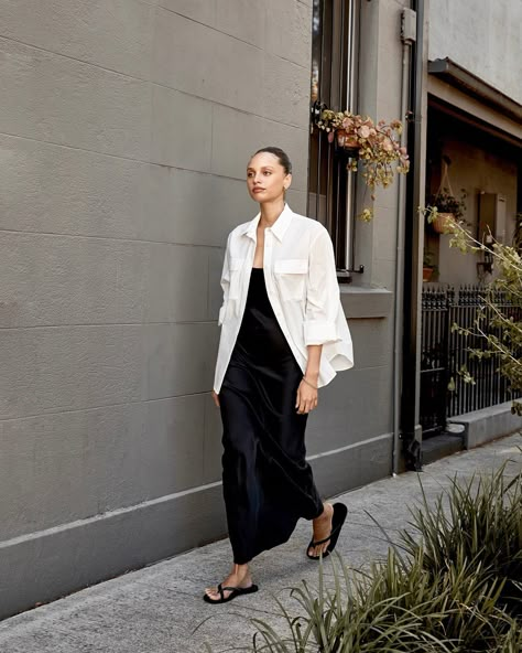 Slip Dress Outfit, White Shirt Outfits, Black And White Outfit, Cardigan Blazer, Fest Outfits, Favourite Season, The Undone, Linen Pant, Diy Vetement