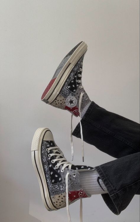 Chunk 70 Converse, Funky Converse, Custom Converse High-top Sneakers For Streetwear, Custom Converse Grunge, Chuck 70 At-cx Converse, Custom Converse Shoes, Converse Collection, Converse Design, Cute Converse Shoes