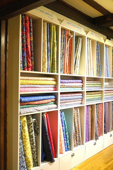 Fabric Shop Interior, Fabric Shop Display, Cloth Display, Quilt Racks, Fabric Showroom, Hotels Interior, London Liberty, Fabric Store Displays, Fabric Store Design