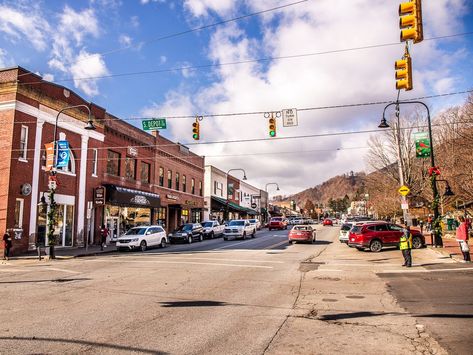 City Bucket List, Boone Nc, Cheap Things To Do, State Of Being, Mountain Travel, Mountain Lodge, End Of Time, Mountain Town, Ski Trip