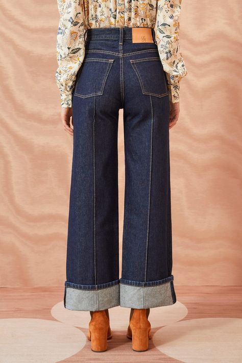 The Genevieve Jean - Tigris Rigid Wash - 28 / Tigris Rigid Wash Low Waisted Wide Jeans, Folded Pants Outfit Jeans, Denim Washing Effect, Dark Jean Outfits, Cool Jeans Design, Cuff Jeans Outfit, Barrel Jeans Street Style, Denim Style Women, Dark Denim Jeans Outfit