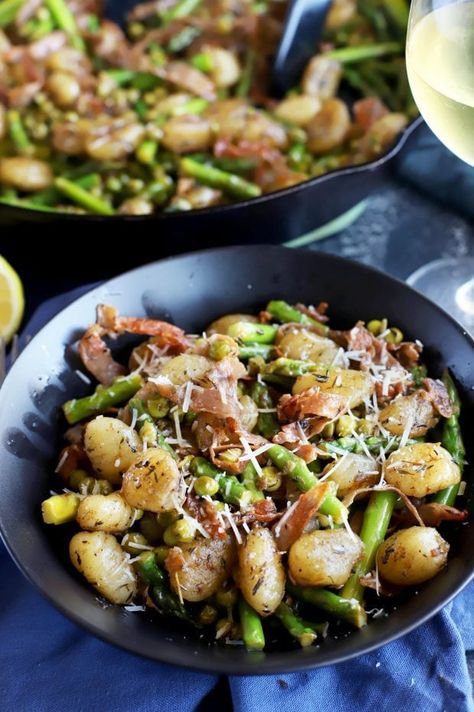 Brown Butter Gnocchi, Butter Gnocchi, Asparagus And Peas, Spring Recipes Dinner, Pasta Skillet, Spring Dishes, Spring Dinner, Chicken Asparagus, Pea Recipes