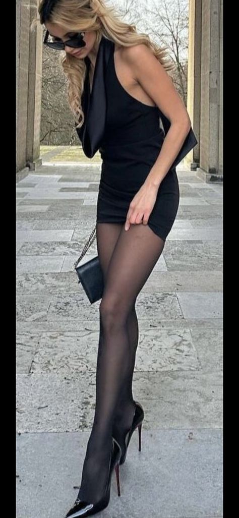 Tight Black Dress, Street Chic, Womens High Heels, Beautiful Things, Hosiery, High Heels, Tights, Black Dress, Heels