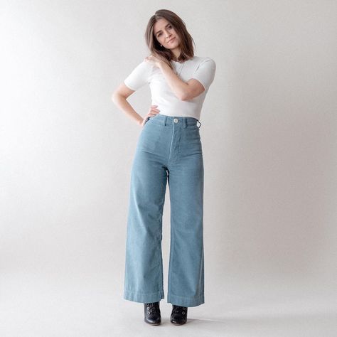 Bethany on Instagram: “Do you like long or short podcasts? I just posted my very first video podcast. Link in bio, in this episode I discuss my favorite trends of…” Dearly Bethany, Summer Vintage Outfits, Palazzo Jeans, Video Podcast, Spring Summer Capsule Wardrobe, Jesse Kamm, Modest Casual Outfits, First Video, Petite Outfits