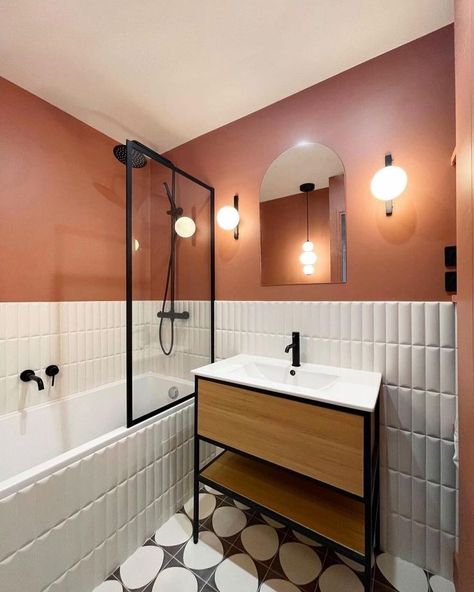 Moody Terracotta Bathroom, Terracotta Small Bathroom, Terracotta And Grey Bathroom, Terracota Bathroom Ideas, Terracotta Bathroom Walls, Terracotta Bathroom Ideas, Terra Cotta Bathroom, Bathroom Terracotta, Rust Bathroom