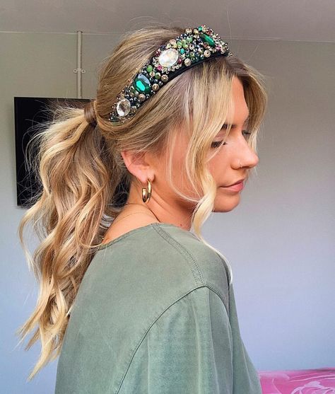 Wear A Headband, Big Headbands, Updo With Headband, How To Wear Headbands, Pearl Bridal Headband, Twist Ponytail, Peinados Recogidos, A Ponytail, Jeweled Headband