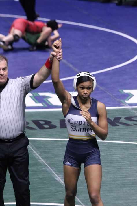 Arm Wrestling Aesthetic, Female Wrestlers High School, Wrestling Girl Aesthetic, Wrestling Senior Pictures Female, Wrestling Aesthetic High School, Girls Wrestling Aesthetic, Wrestling High School, Wrestling Hairstyles, Highschool Wrestling