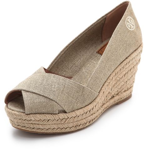 Filipa Wedge Espadrilles - Lyst $195 Rubber Band Box Braids, Tory Burch Wedges, Tory Burch Wedge, Wedge Espadrilles, Platform Espadrilles, Pretty Shoes, Crazy Shoes, Dream Shoes, Shoe Closet