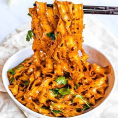 Spicy Szechuan Noodles, Panda Express Mushroom Chicken, Chili Oil Noodles, Szechuan Noodles, Garlic Chili Oil, Vietnamese Noodle Salad, Szechuan Recipes, Oil Noodles, Chili Crisp