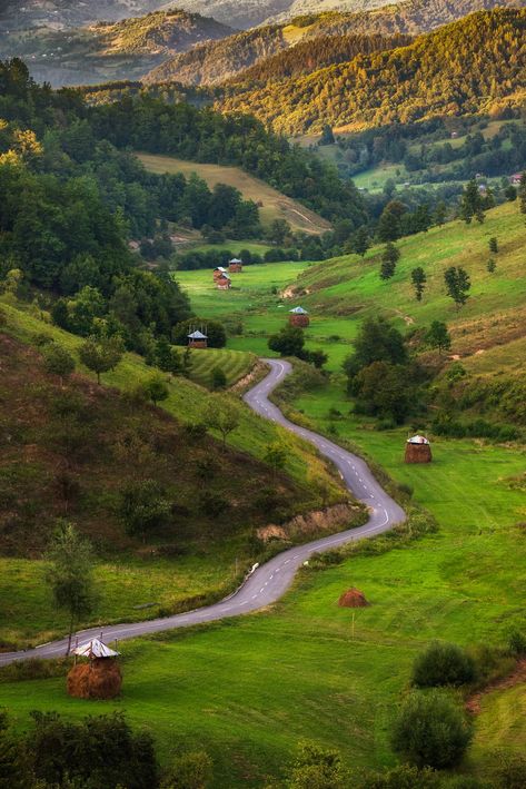 I Spent Summer In My Hometown Maramures, Which Looks Like A Fairy Tale (28 Pics) Romania Photography, Romanian Summer, Romania Nature, Romania Landscape, Summer Nature Photography, Best Landscape Photography, Romania Travel, Summer Landscape, World Photography