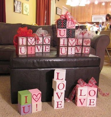 I have some wood blocks sitting around, this is a good idea to use them up Valentine Wood Crafts, Umbrella Craft, Letter Ideas, Diy Valentines Decorations, Wood Letter, Valentine Projects, Under My Umbrella, Diy Valentines Crafts, Wood Works