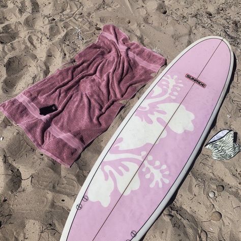 Pink Surfboard, Barbie Malibu, Barbie Summer, Mazzy Star, Mermaid Tale, Pink Aura, Malibu Barbie, Pink Beach, Mötley Crüe